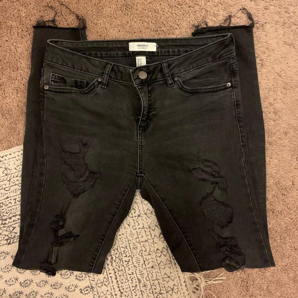 Ripped Jeans 8